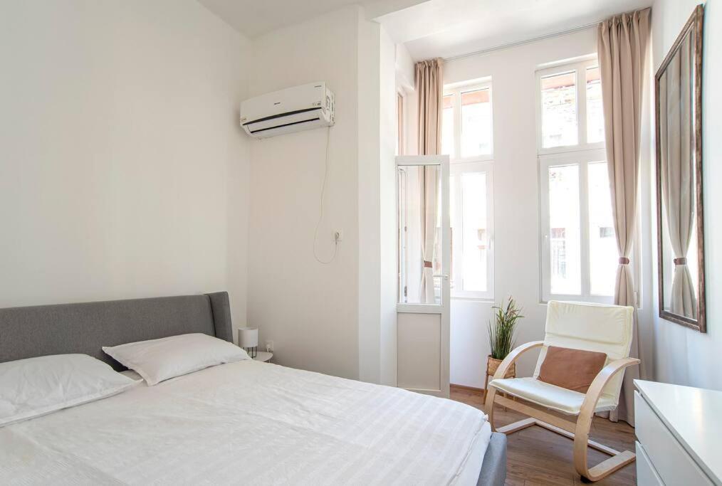 Supreme Luxury Top Central 1 Bedroom Apartment Sofia Exterior photo